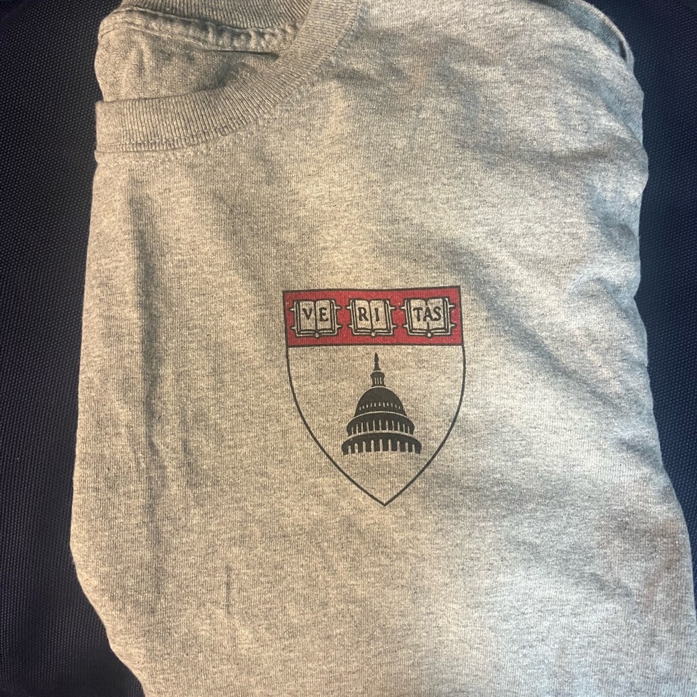 Harvard tee